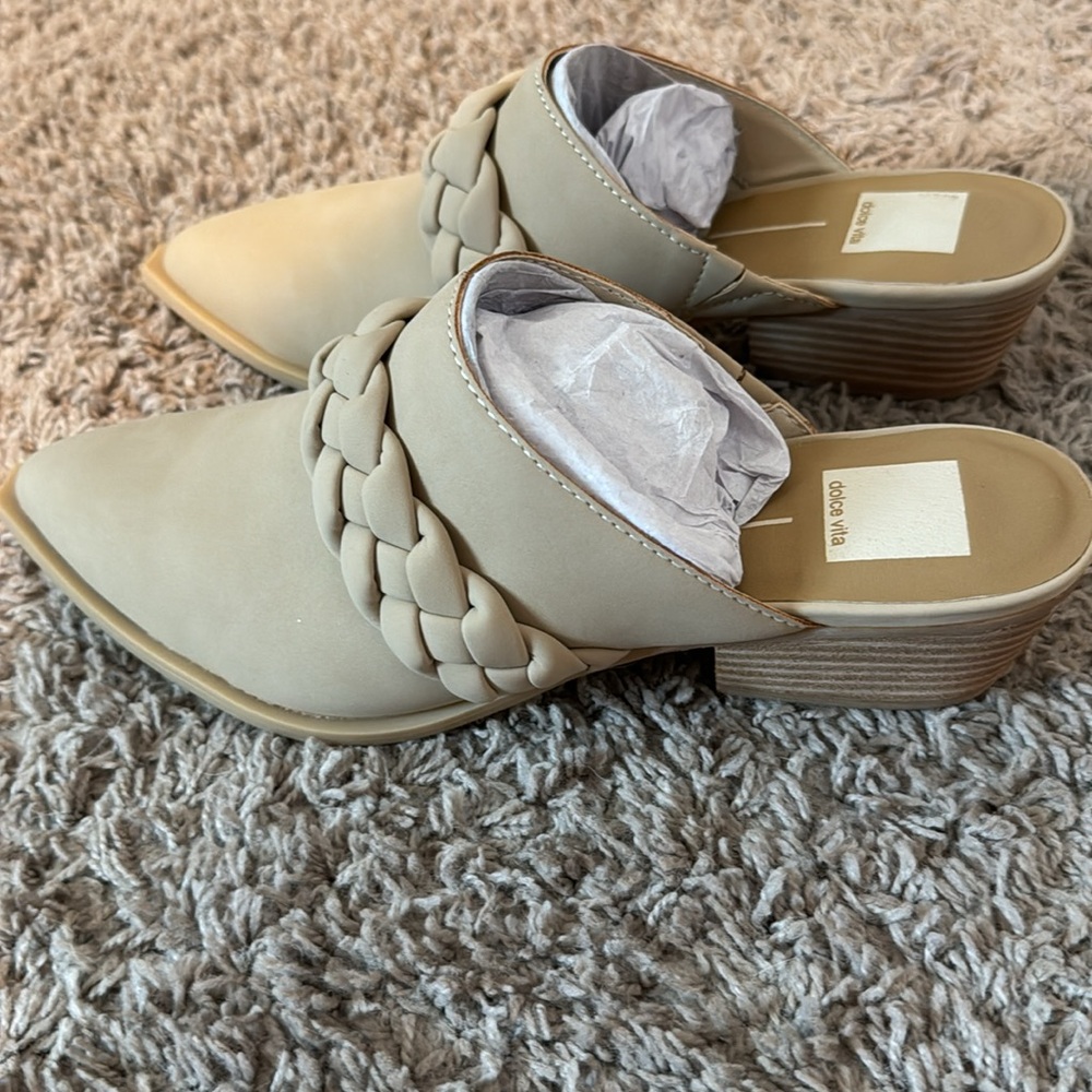Dolce Vita slip on boots. Tan colored. Size 9. - Picture 4 of 5